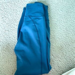 Fabletics women’s 7/8 light blue leggings